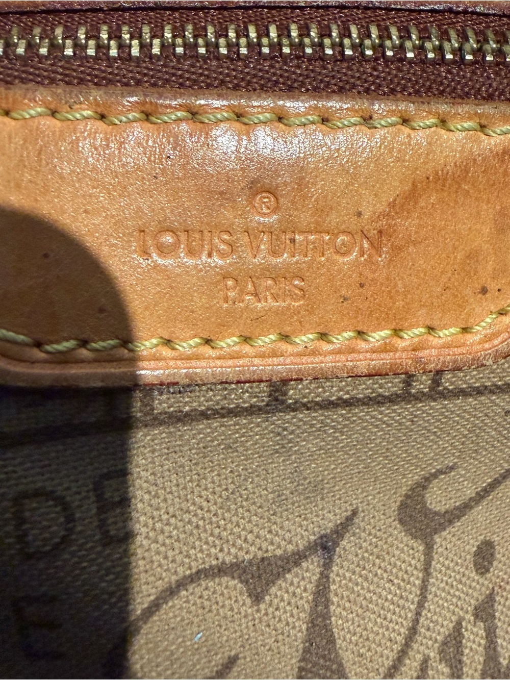 Louis Vuitton Monogram Neverfull PM Canvas Tote with Tan Trim - Picture 9 of 14